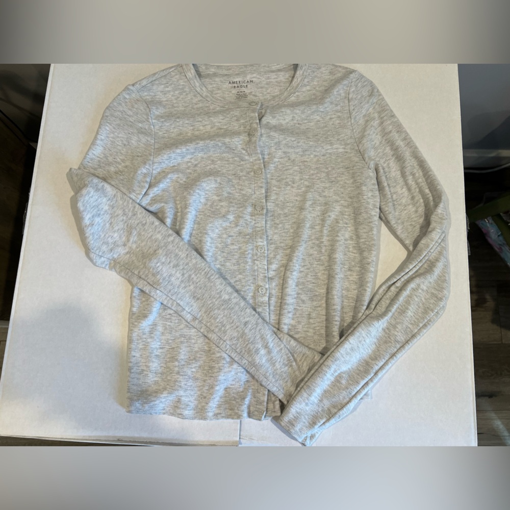 American Eagle Heather Grey Button Up Fitted Cardigan Size Medium GUC